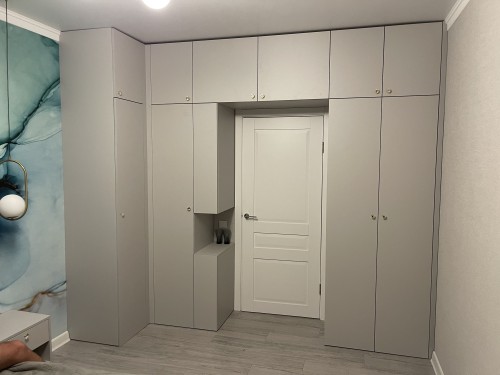 Угловой шкаф на заказ в спальню