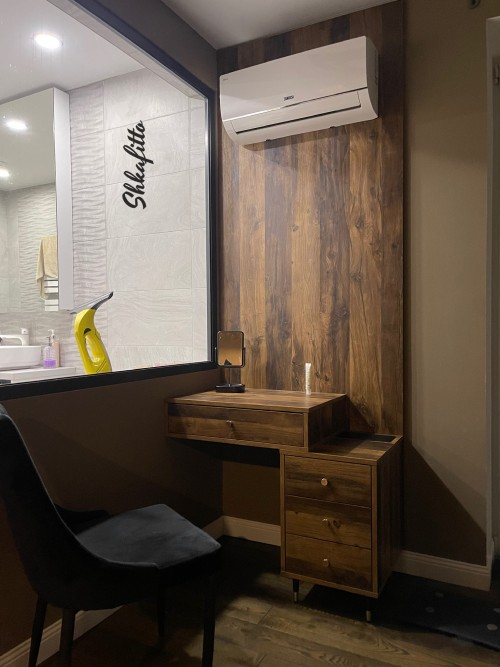 Столик косметический